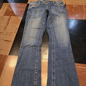 Maurices bootcut blue jeans in a juniors size 5/6. Were not worn in like new